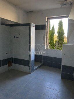 TUreality ponúka na predaj rodinný dom v obci Patáš s veľkým