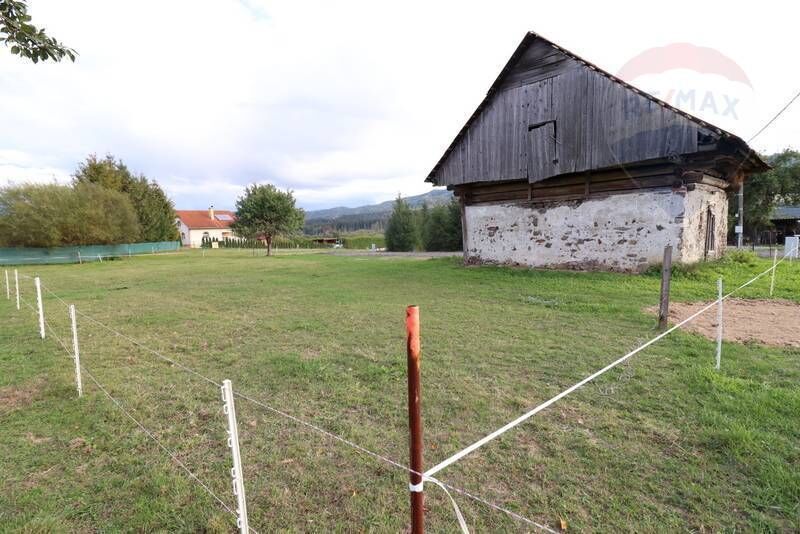 REZERVOVANÉ - RE/MAX JOY ponúka na predaj pozemok, ktorý je 