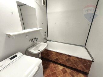 RE/MAX JOY ponúka na predaj útulný 1-izbový byt s loggiou v 
