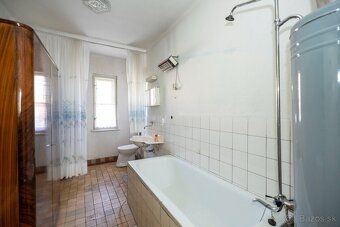 Ponúkame na predaj rodinný dom pre rodinu alebo aj na krátko