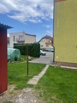 Zdravím ponúkam do prenájmu 2 iz.byt v Tr.Turnej byt je v st