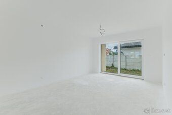 Ponúkame na predaj moderný rodinný dvojdom v cene bytu s dvo
