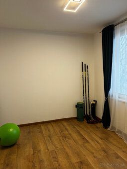 Ponúkame Vám na predaj čiastočne zariadený 4-izbový byt na S