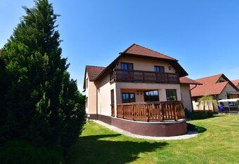 Ponúkame na predaj krásny priestranný 7 izbový Rodinný dom v