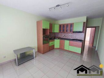 Zdravim surne hladame s priatelom garzonku za 450e max 500e 