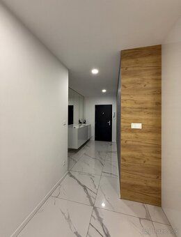 Ponúkame na predaj Luxusný 4 izbový kompletne zariadený Apar