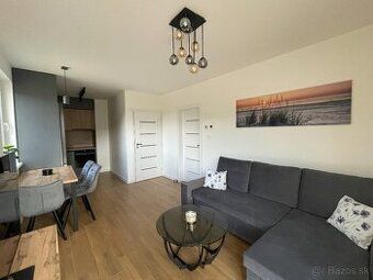 Ponúkam do prenájmu 2 – izbový byt s rozlohou 62 m2. Byt sa 