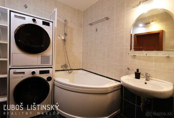 Ponúkame Vám na predaj 3 izbový byt s balkónom po kompletnej
