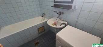 Ponúkame na prenájom 2 izbový byt nižšieho štandardu, ktorý 