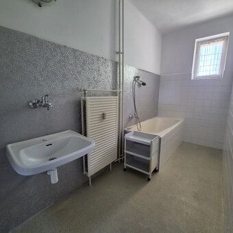 Typ: 3-izbový byt Obec: Dunajská Streda
Realitná kancelária 