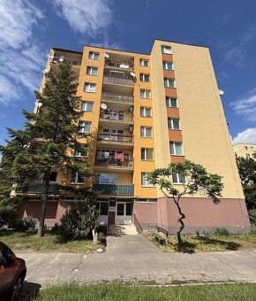 KOMFORTNÉ BÝVANIE PRE RODINU - BALKÓN , KLÍMA, CENTRUM NABLÍ