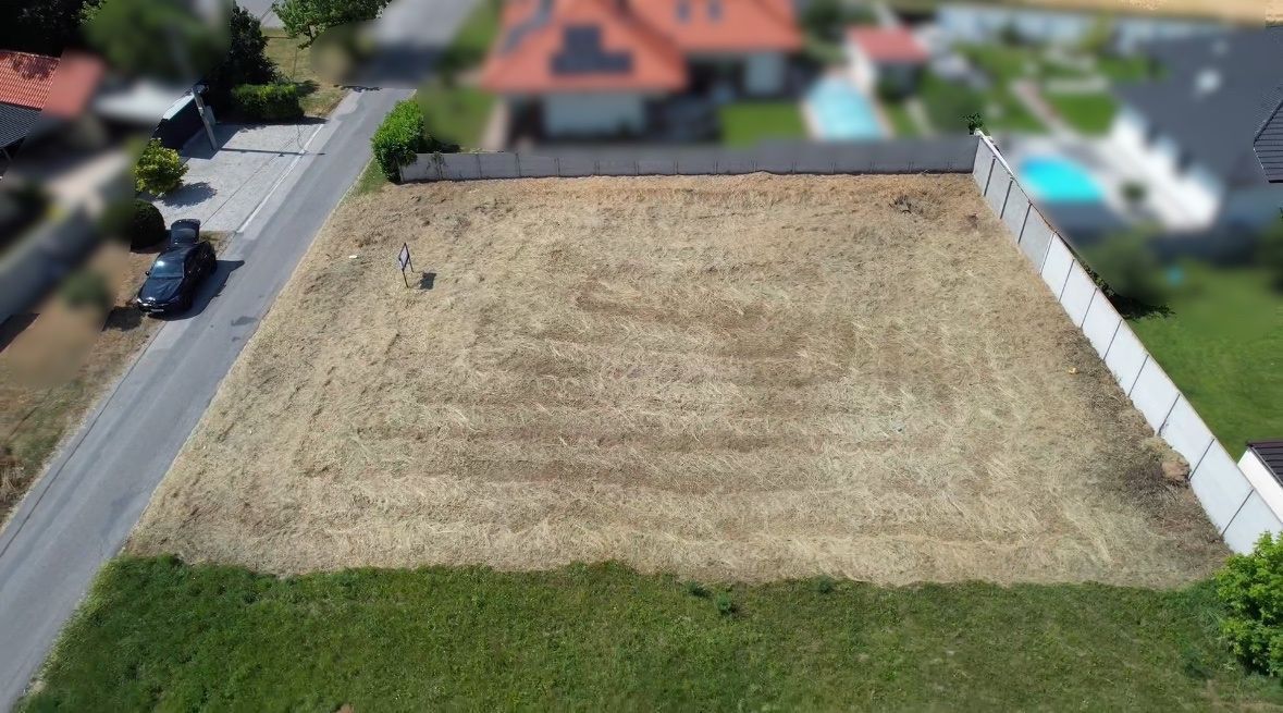 Ponúkame na predaj rovinný stavebný pozemok o výmere 660 m² 