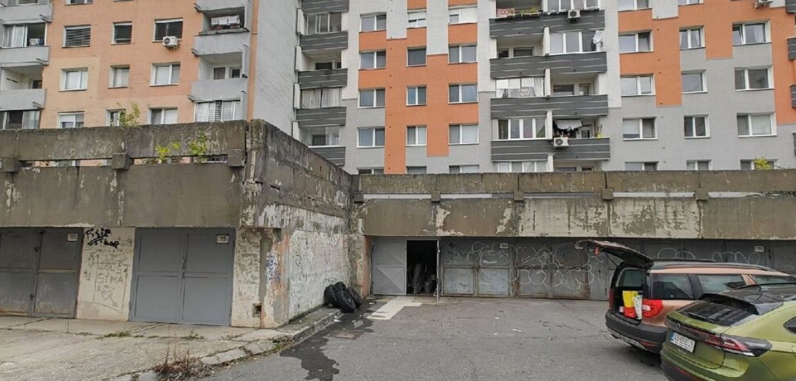 Ponúkame na predaj garáž – Dolné Hony, Dudvažská ulica (pri 