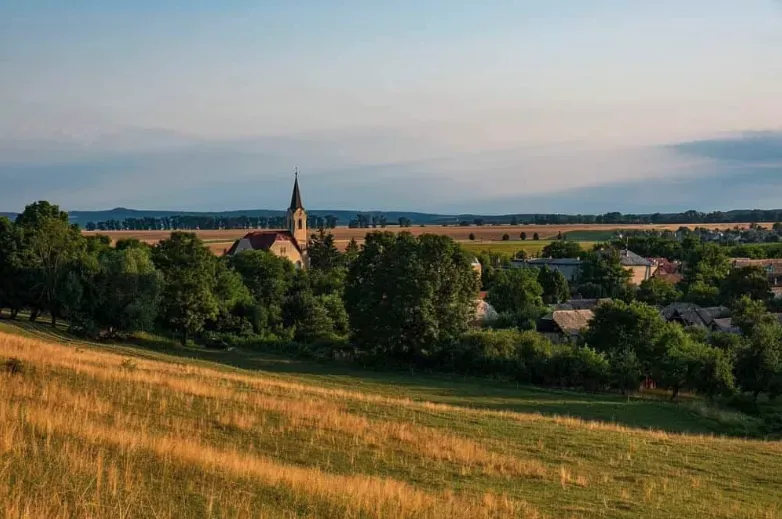 Spoločnosť Slovak Estate s.r.o. ponúka na predaj spoluvlastn