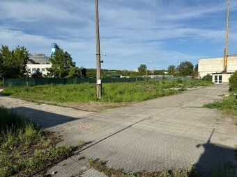 Popis objektu:pozemok:3000m2, z toho 2000m2 betónová plocha,