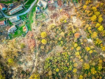 Spoločnosť Slovak Estate s.r.o. ponúka na predaj pozemok s n