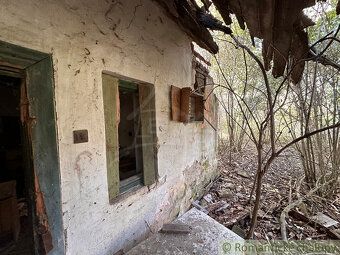 Ponúkam na predaj jedinečný pozemok o výmere 3278 m², ukrytý
