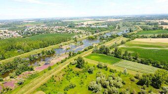 Spoločnosť Slovak Estate s.r.o. ponúka na predaj pozemok vo 
