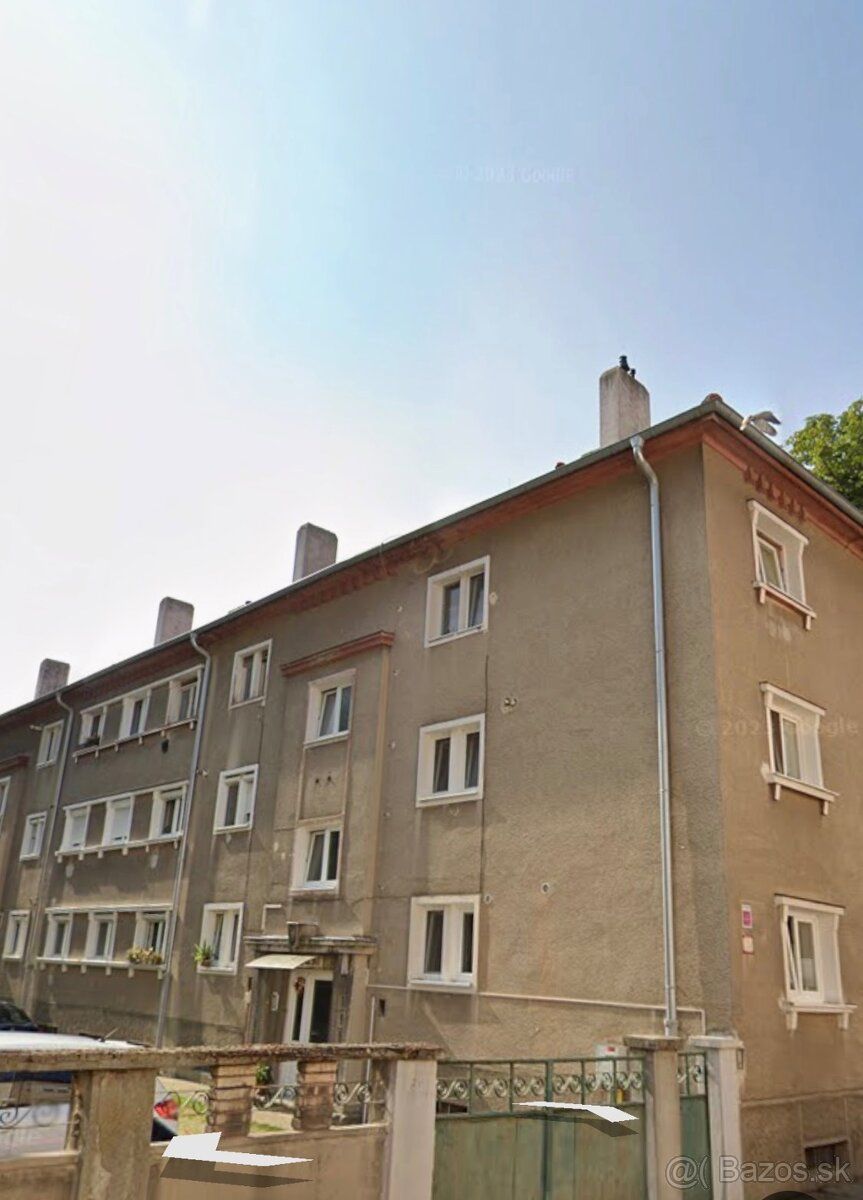 Ponúkame na predaj 3 izbový byt v centre mesta - Nové Zámky:
