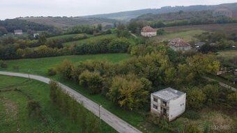 Ponúkam na predaj poľnohospodárske pozemky a to: 8,3 ha orne