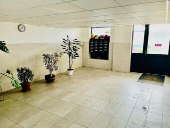 🏡Ponúkame na predaj priestranný 3.izbový byt s lodžiou o vým