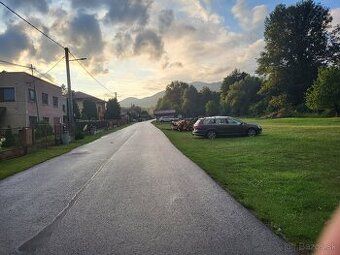 Predám pozemok v Sučanoch časť Hrabiny.Tvar obdĺžnik 9x70m.
