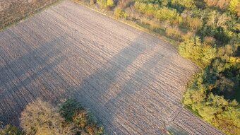 Spoločnosť Slovak Estate s.r.o. ponúka na predaj pozemok vo 
