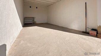 Ponúkam na prenájom garáž v hromadných garážach v centre Pov
