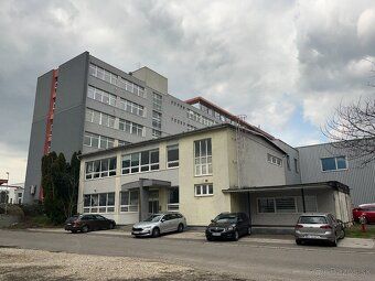 Administratívna budova č.s. 2978, na ul. Magnetova ul.11, v 