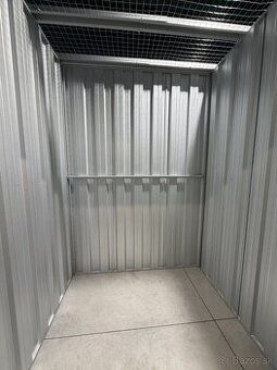 Ponúkam na dlhodobý prenájom menší skladový priestor cca4m² 