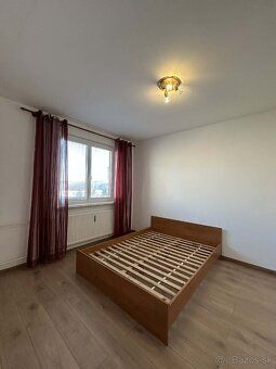 🏡 Na prenájom: 2-izbový byt s balkónom – Bardejov
Ponúkam na
