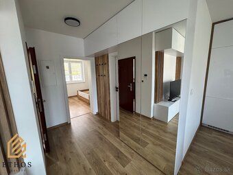 Ponúkame na prenájom moderný 2-izbový byt v kvalitnej novost