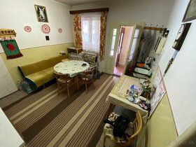 Rodinný dom, 140 m2 a celková výmera pozemku je 913 m2, Veľk