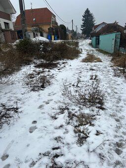 Ponúkame na predaj pozemok v Šenkviciach o výmere 2197 m2,po