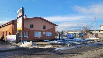 Ponúkame na prenájom komerčné priestory s výmerou 80 m2, na 