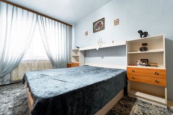 EXKLUZÍVNE vám ponúkame na predaj útulný 8 izbový rodinný do