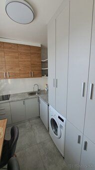 Ponúkame na prenájom krásny a vkusne zrekonštruovaný 1-izbov