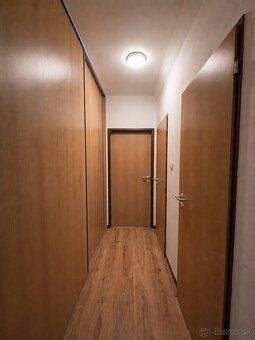 Dobrý deň , ponúkam prenájom 2-izbového bytu s balkónom v sk