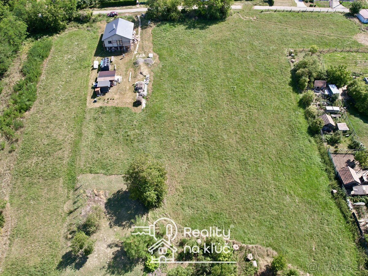 Reality na kľúč Vám iba u nás ponúka na predaj veľký stavebn