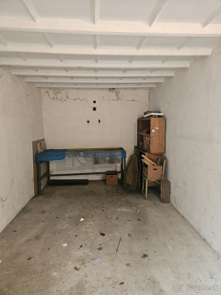Predám garáž na Kukučínovej ulici v Považskej Bystrici, výme