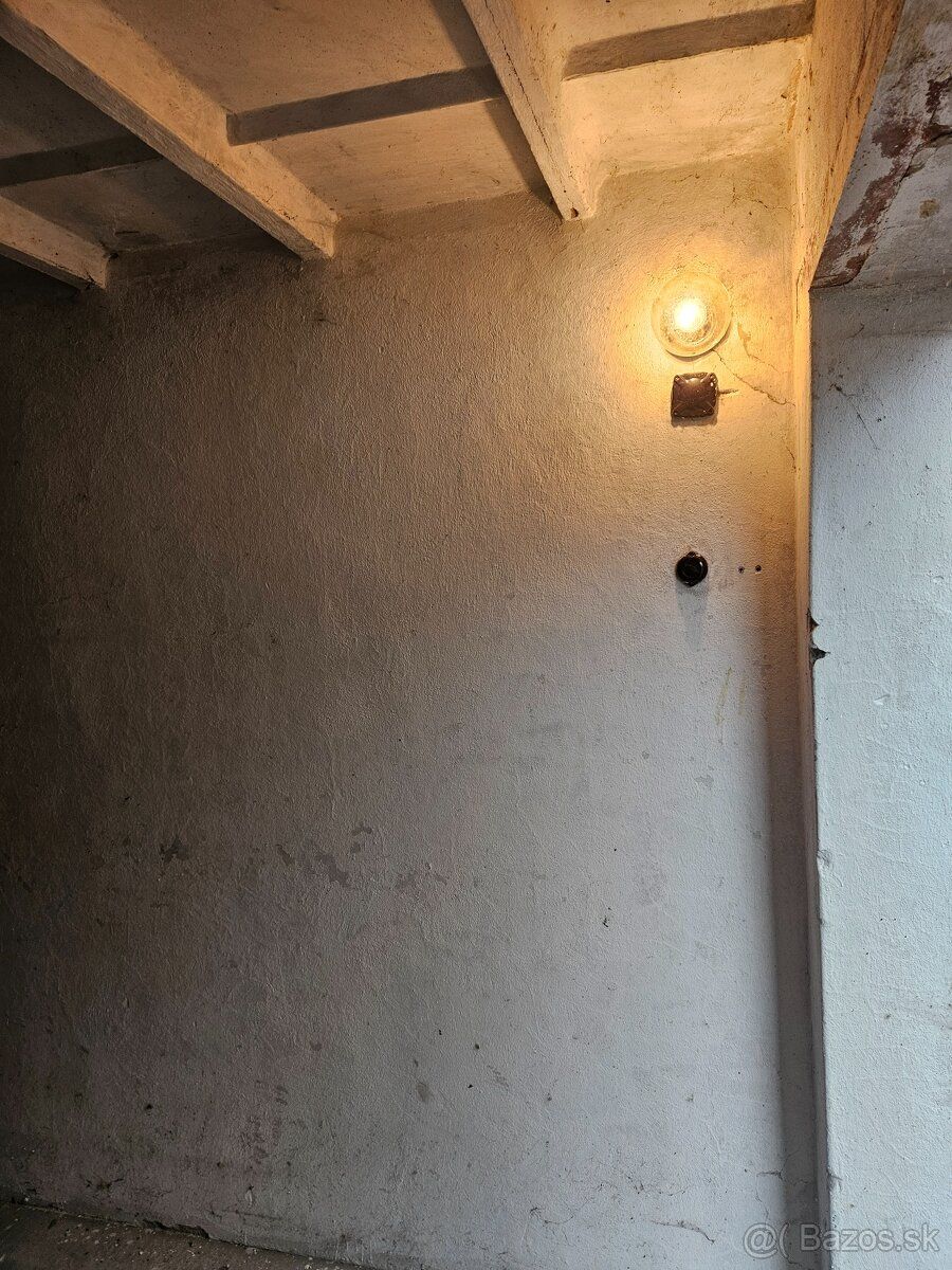 Predám garáž na Kukučínovej ulici v Považskej Bystrici, výme