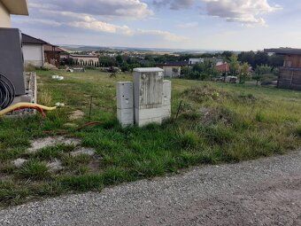 predam pozemok v obci Šemša 805m2 cena 169,000Eur \r +421 90