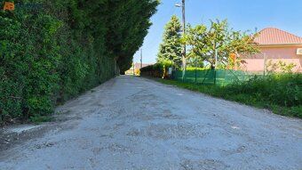 Stavebný pozemok o výmere 750 m² v obci Veselé, v zastavanom