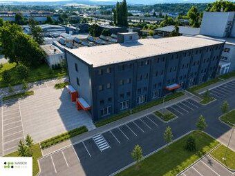 Skladový priestor o výmere 320 m2 s novou pancierovou podlah