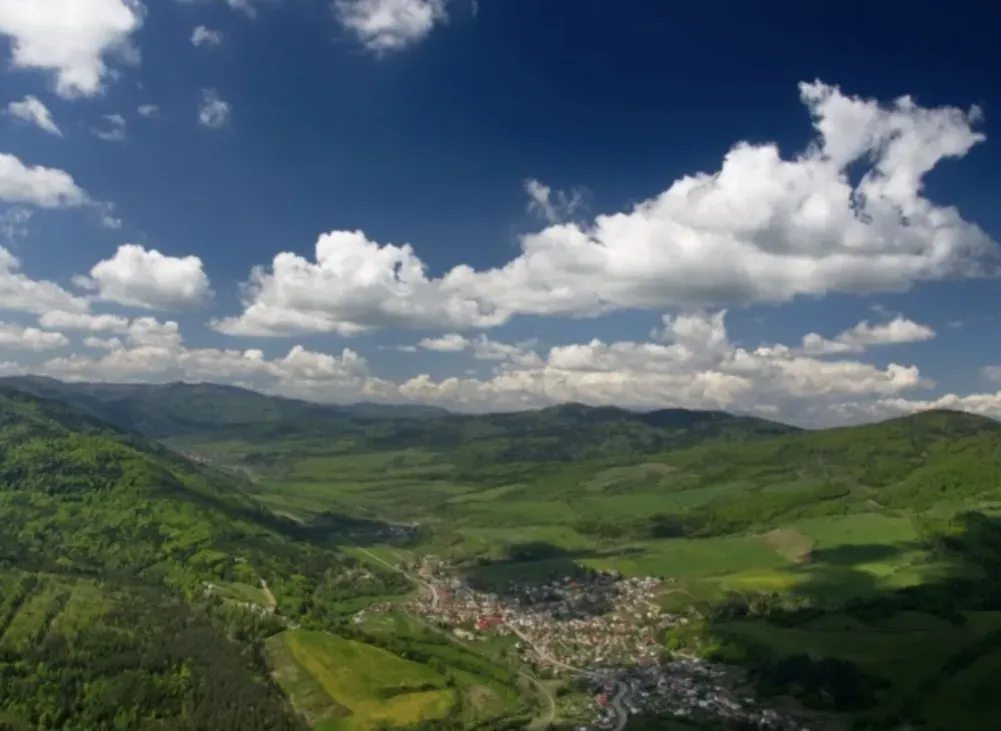 Spoločnosť Slovak Estate s.r.o. ponúka na predaj pozemok v p
