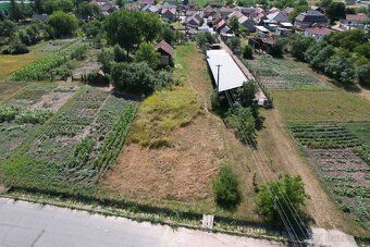 Spoločnosť Slovak Estate s.r.o. ponúka na predaj pozemok s v