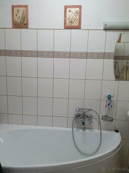 Ponúkam na predaj slnečný a udržiavaný 2 izbový byt na vyhľa