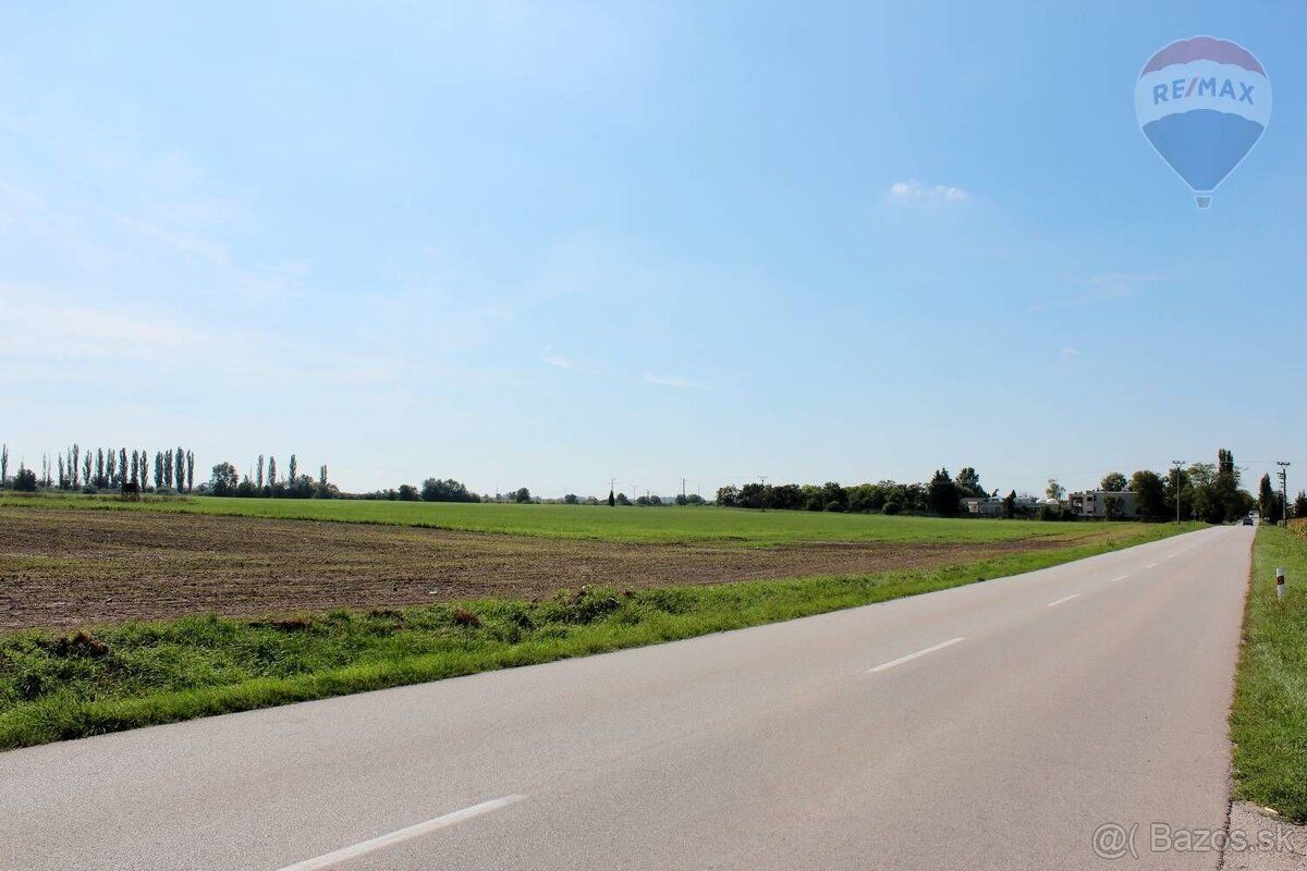 Realitná kancelária RE/MAX ponúka exkluzívne na predaj pozem