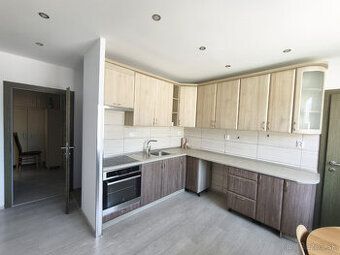 dam do prenajmu 2 izb.byt v Namestove najomne 450 eur