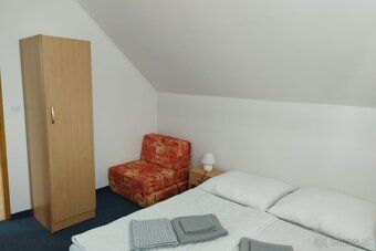 Domček je situovaný v tichej mestskej časti Palúdzka v Lipto